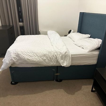 Luxury 2 Bedrooms Apartment 바킹 외부 사진